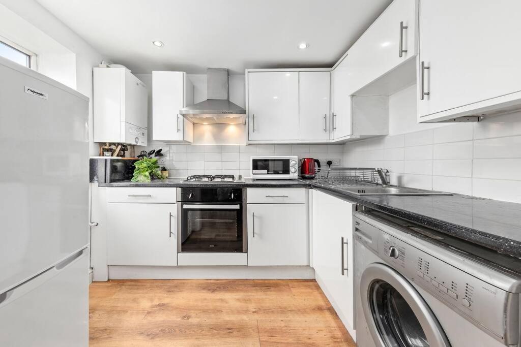 Ferienwohnung 1Br Modern Flat On Edgware Rd Ed3 London Exterior foto